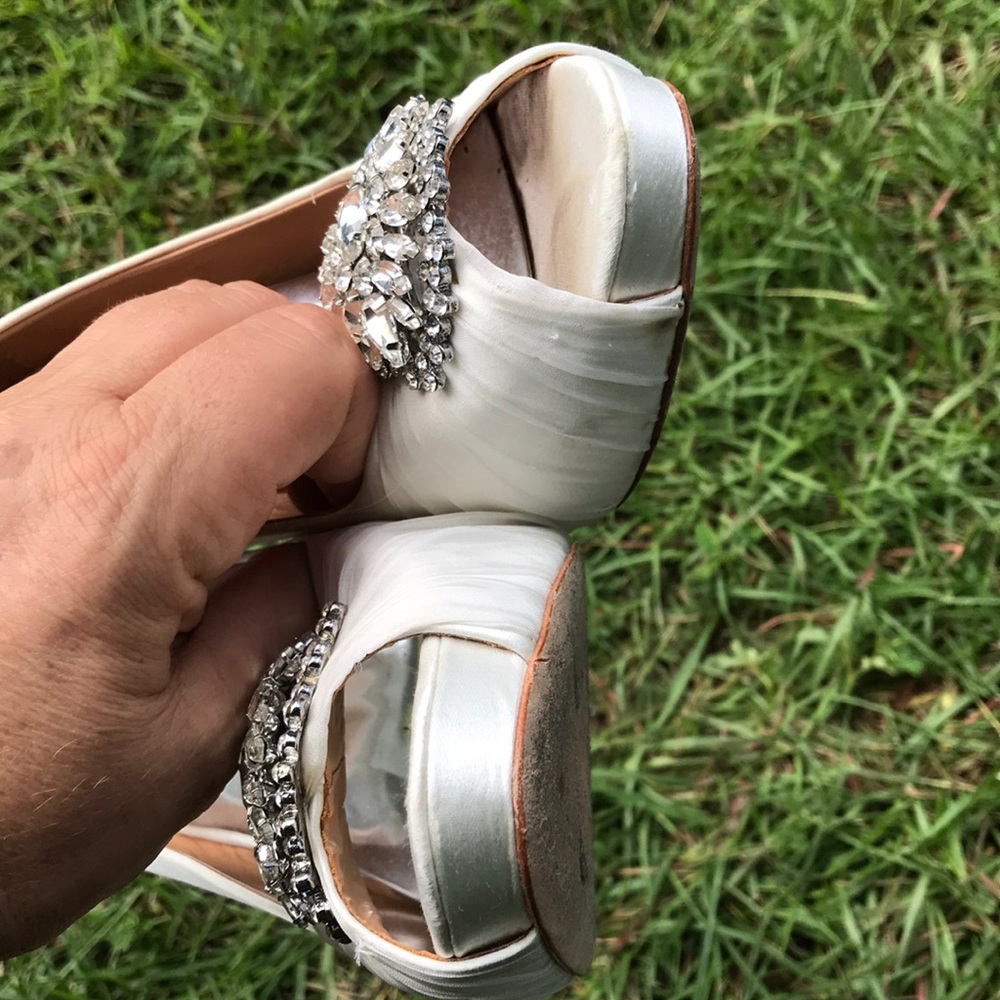 Badgley Mischka satin heels Sz 8.5M - Picture 7 of 8